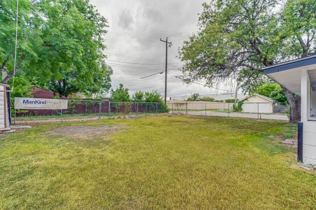 Cozy Retreat Near Downtown Sa Villa San Antonio Exterior photo